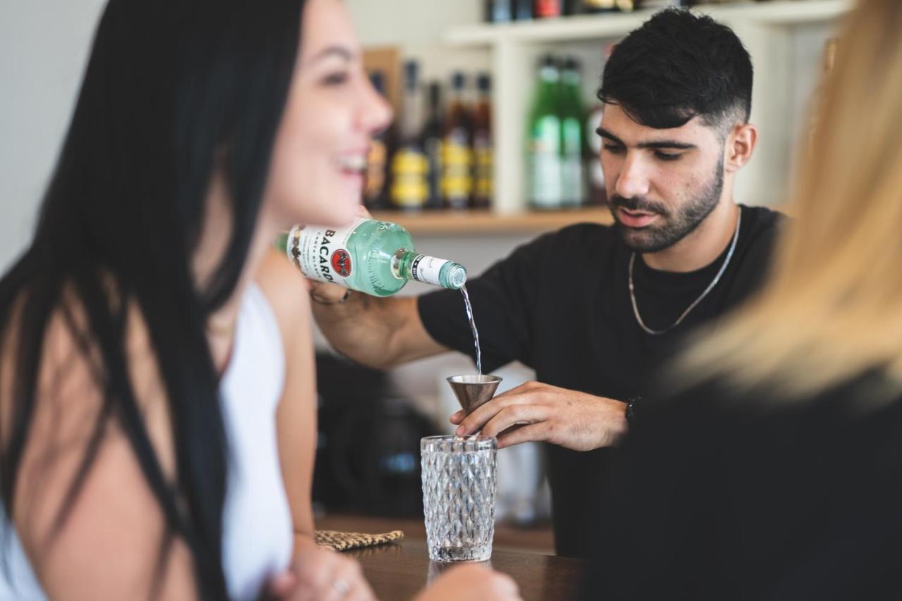 太阳神公寓式酒店 加藤-达拉特索 外观 照片