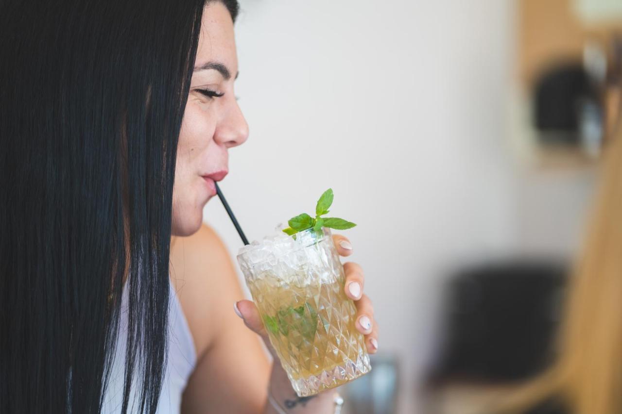 太阳神公寓式酒店 加藤-达拉特索 外观 照片